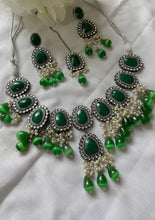 Load image into Gallery viewer, Padmavat Emerald Set